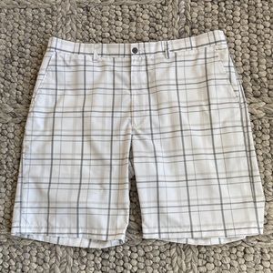 Ben Hogan Performance light plaid golf shorts